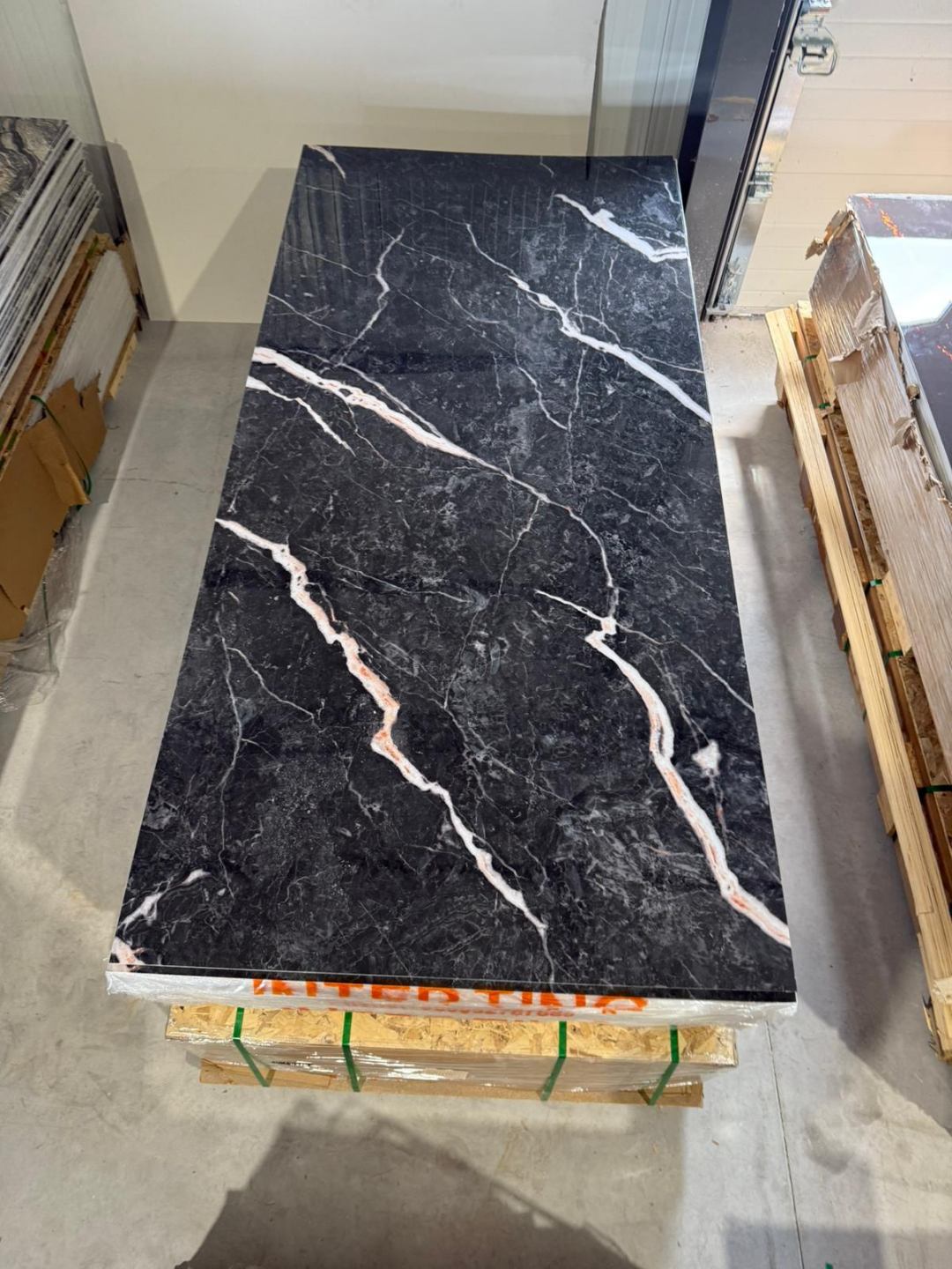 Black Direction панели 2600x1220